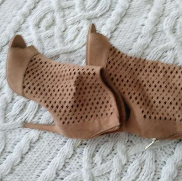 Brown Heels - Picture 8 of 8